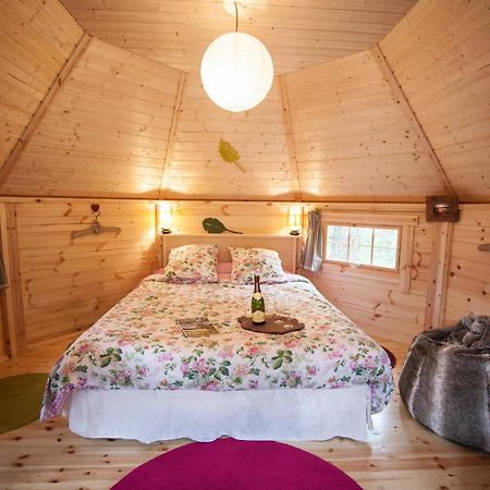 La Roche Aux Fees Bed & Breakfast Lapte Bagian luar foto